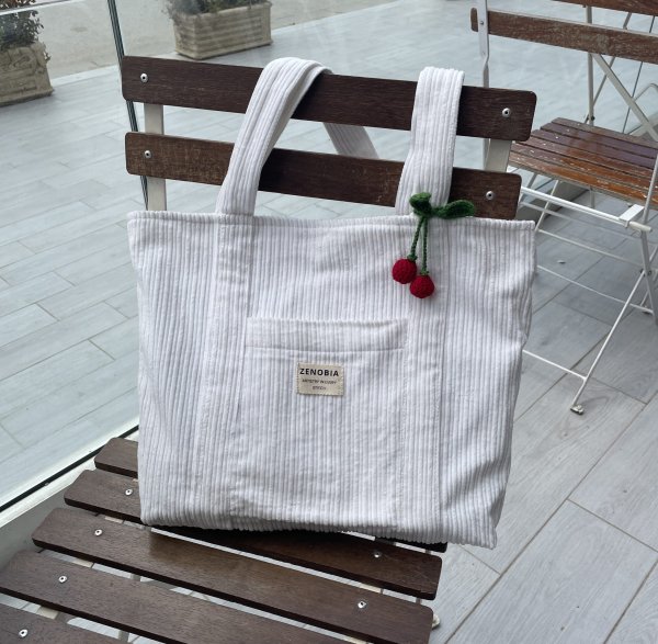 Velvey Vanilla Tote - Image 4