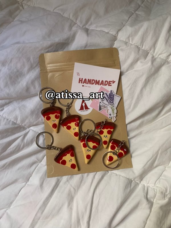 Matching pizza keychains for besties - Image 2